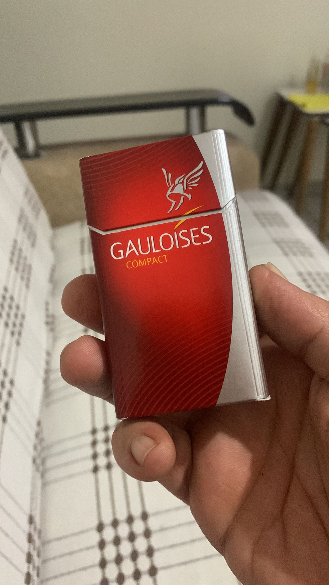 Gauloises Compact Red